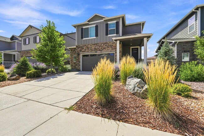 Building Photo - $2,845.95 with $300 Off the first month's rent, 4 Beds - 2.5 Baths, Single Family Home in Aurora ...