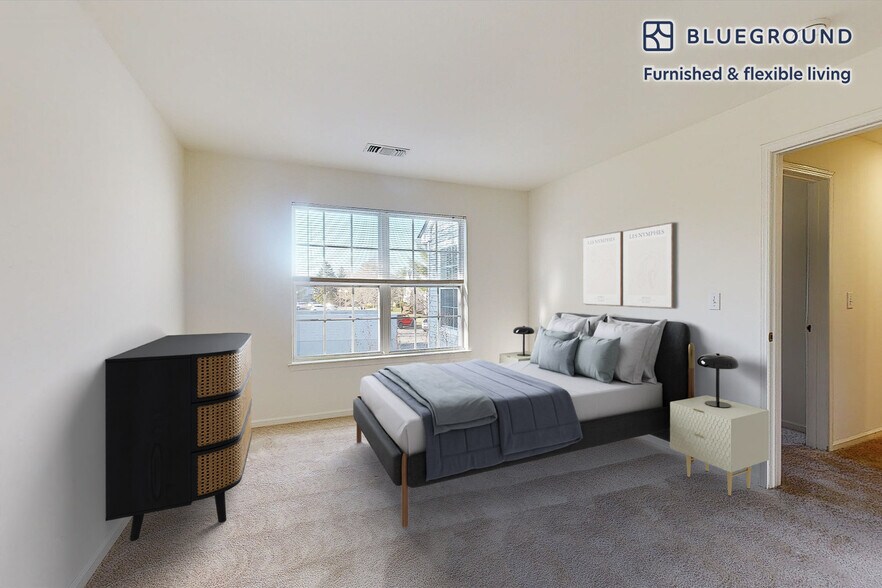 Building Photo - 313 Avalon Cir
