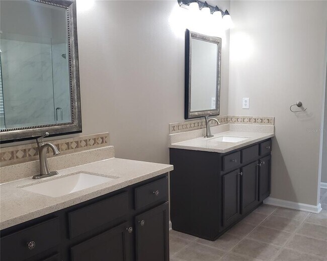 Building Photo - 25638 Ferdinand Ct
