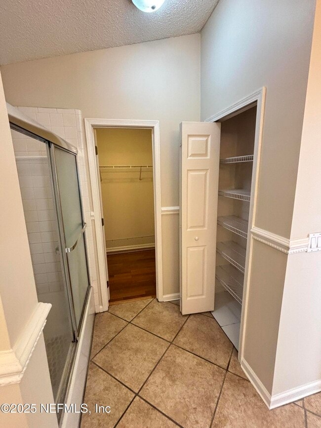 Building Photo - 8984 Bridgecreek Dr W