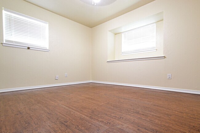Building Photo - 3137 SW 65th Pl