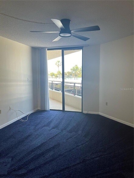 Building Photo - 690 Island Way