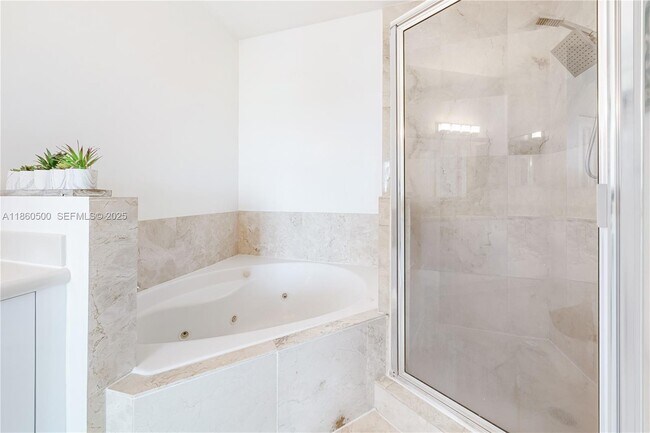 Building Photo - 7900 Harbor Island Dr