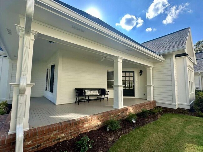 Building Photo - 2635 Muskogee Ln