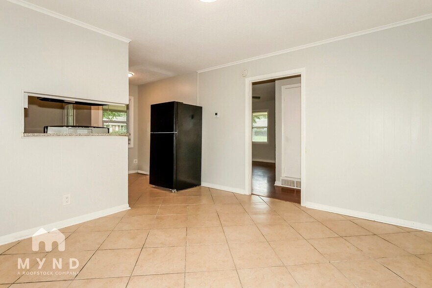 Building Photo - 8206 Whitehead Dr