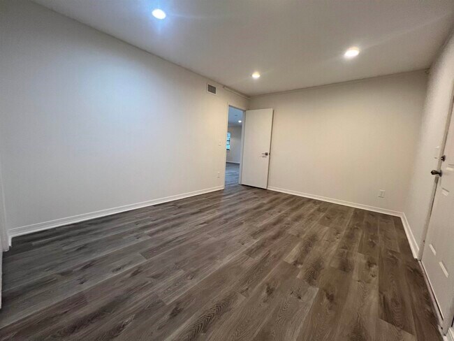 Building Photo - 43 Brigantine Ct