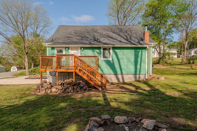 Building Photo - 231 Broadway St