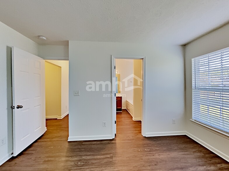 Building Photo - 2336 Hockett Dr