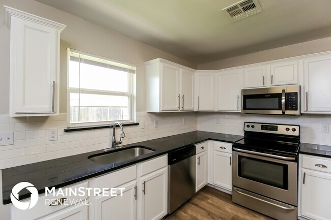 Building Photo - 4525 SE 78th St