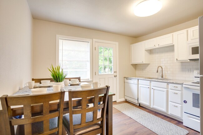 Building Photo - 104 W Reno Rd