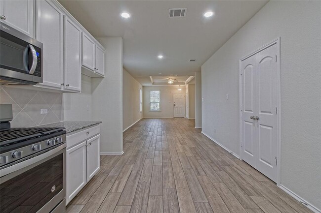 Building Photo - 468 Perryville Lp