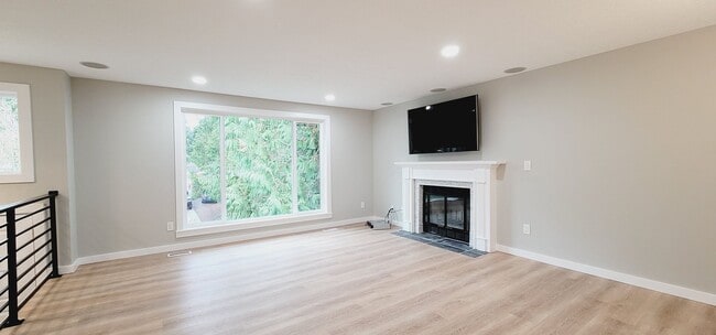 Building Photo - Stunning 4 bedroom House in an amazing location of Puyallup!