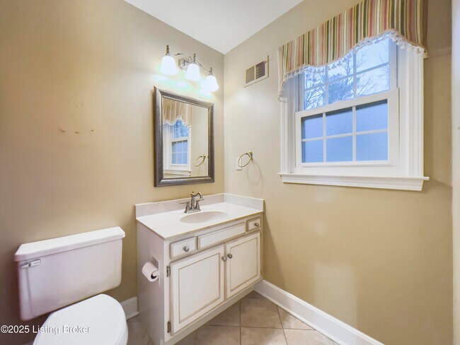 Building Photo - 1508 Sylvan Wynde