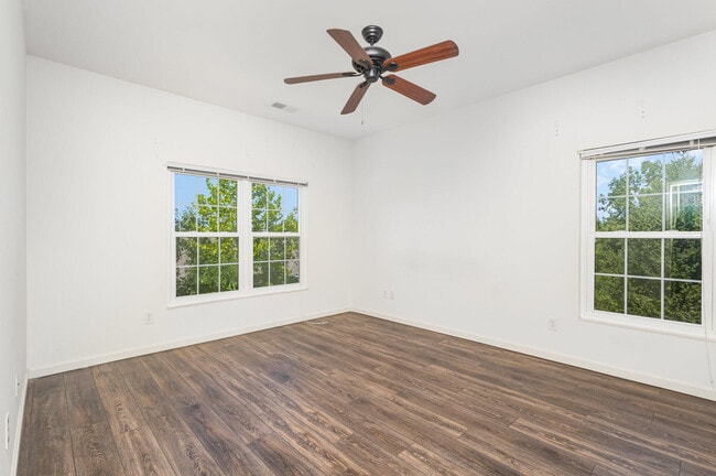 Building Photo - 961 Mistflower Ln