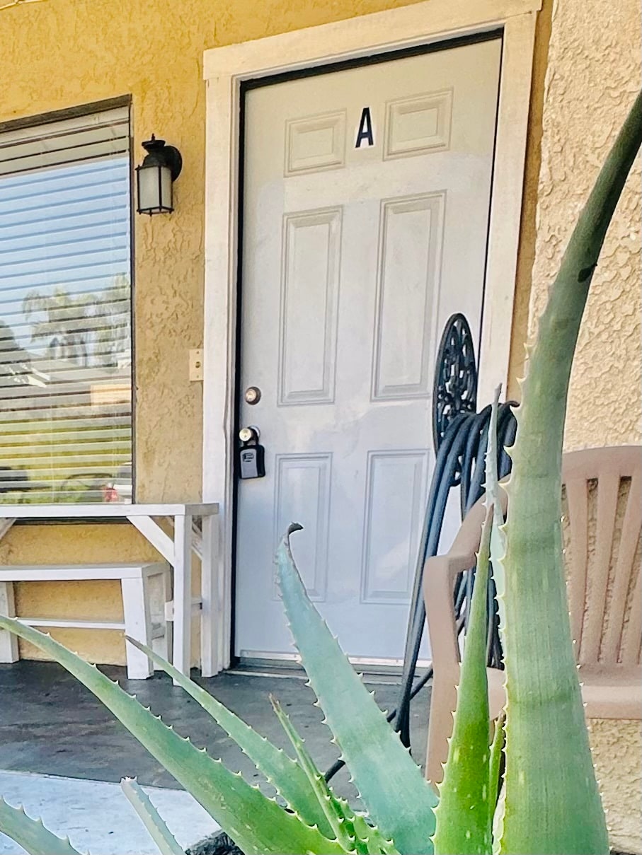 Building Photo - 6005 Hill Dale Ct