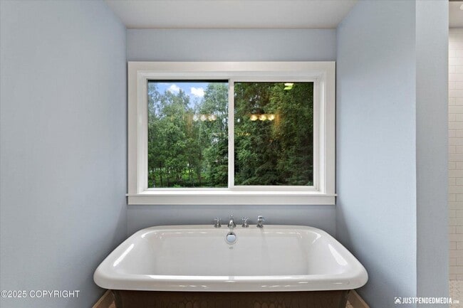 Building Photo - 5026 Heritage Heights Dr