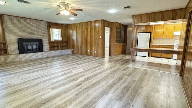 Building Photo - 500 Chickasaw Dr