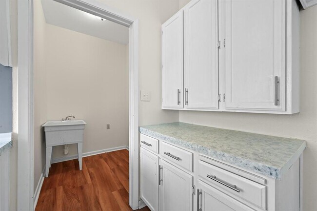 Building Photo - 12753 Burson Dr
