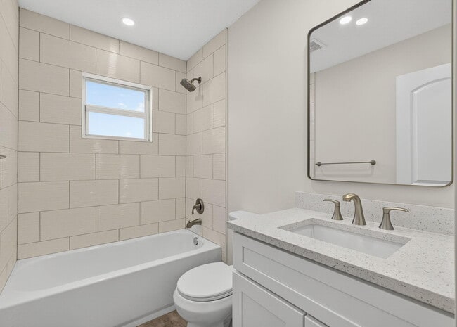 Building Photo - 316 La Mancha Ave