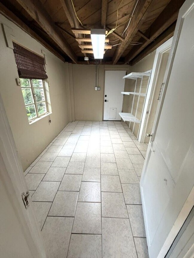 Building Photo - Beautiful and Spacious Home in Historic Bellwood in Downtown Northport