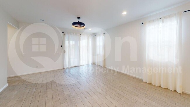 Building Photo - 12543 N Shields Ave