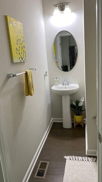 Building Photo - 2008 Hemlock Ln