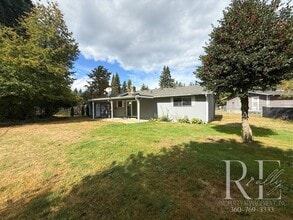 Building Photo - Bright 3BR Home on Amelia Ct | LVP Floors,...