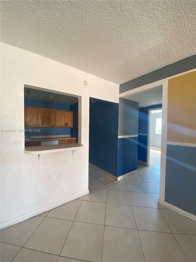 Building Photo - 5100 SW 41st St