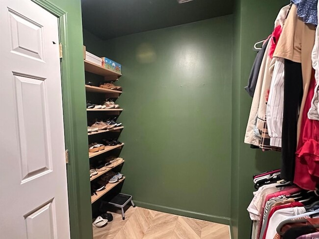 Building Photo - 204 Fulbourn Pl