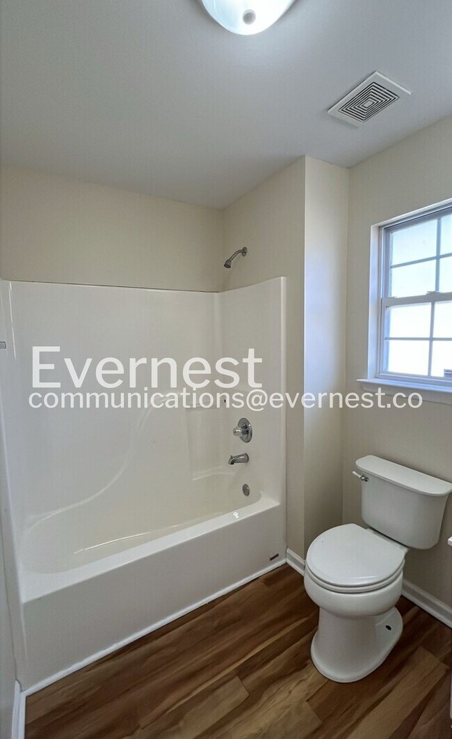 Building Photo - 14 Fawn Ln