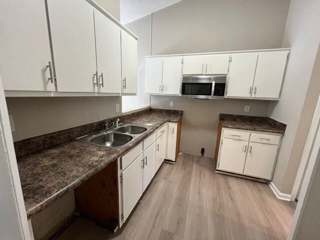 Building Photo - 3460 Wilmington Dr