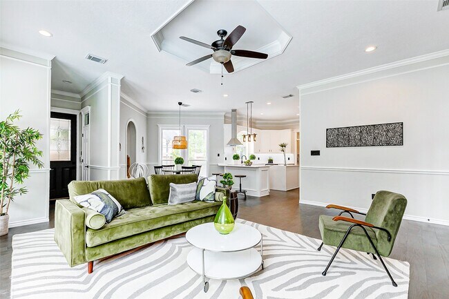 Building Photo - 5807 Mountain View Dr