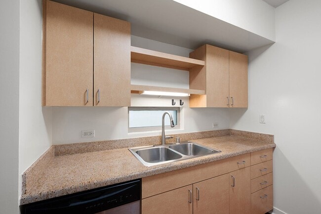 Building Photo - One Bedroom in Heart of Little Italy!