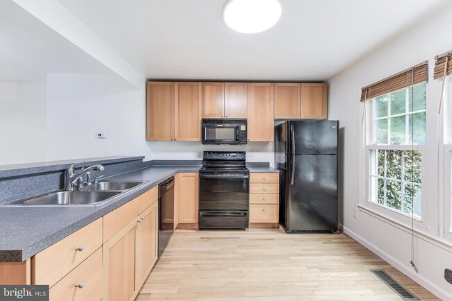 Building Photo - 2331 Harleyford Ct