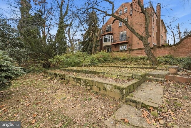 Building Photo - 2030 N Quinn St