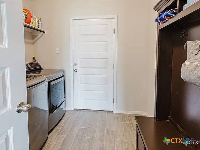 Building Photo - 228 Sage Meadows Dr