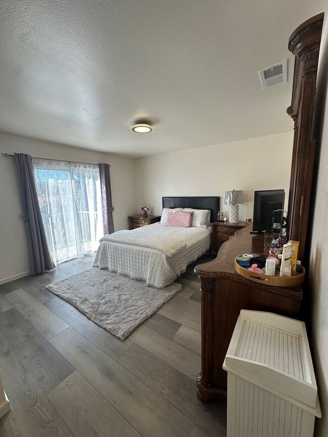 Building Photo - Jeffries Ranch Oceanside Home