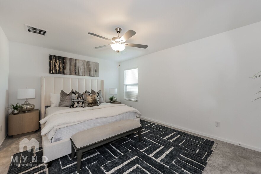 Building Photo - 2741 Mistwood Dr