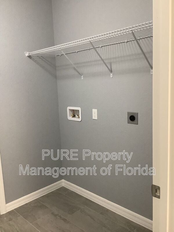 Building Photo - 2629 SW 175 Loop