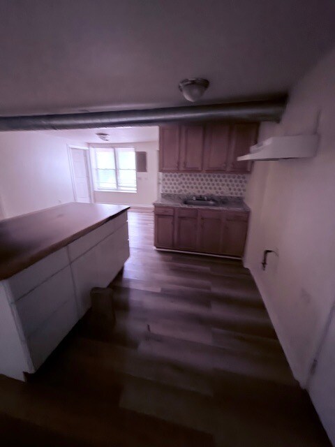 Building Photo - 65 Peter St