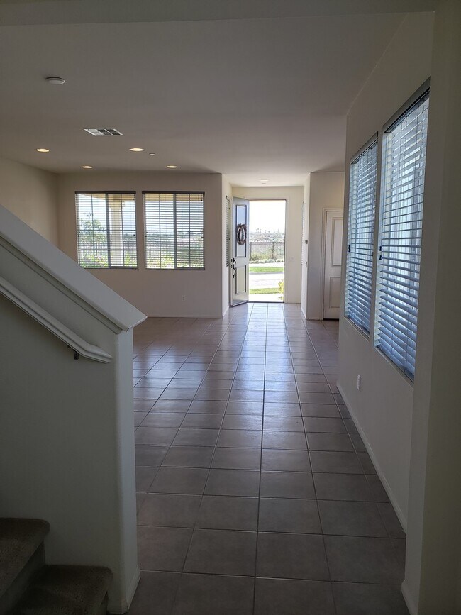 Building Photo - Riverpark 3+3 Single Family Home $4200