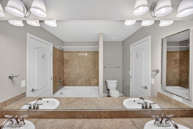 Building Photo - 9610 Twin Rivers Ct