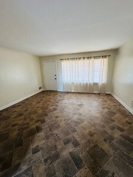 Building Photo - 110 Gunn Rd