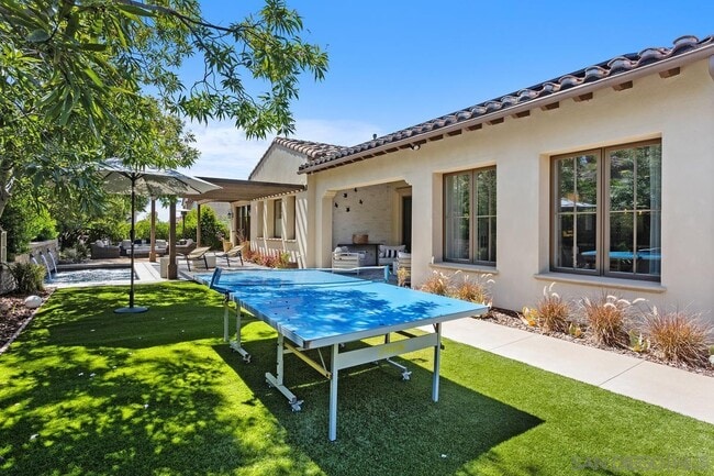 Building Photo - 10879 Equestrian Ridge Ct