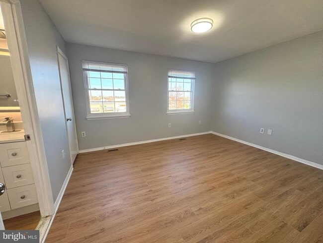 Building Photo - 17 Holland Hill Ct