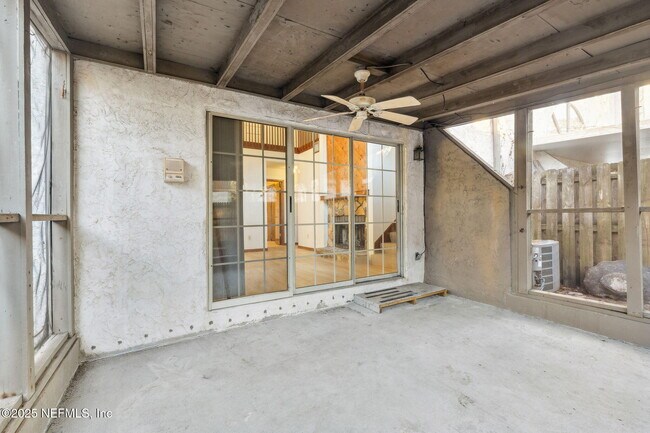 Building Photo - 1138 Fromage Cir W