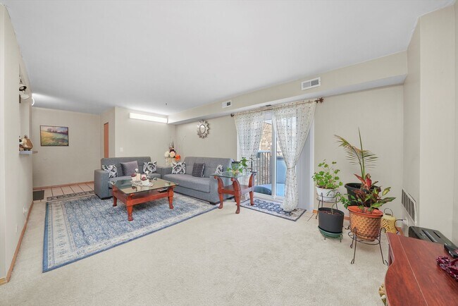 Building Photo - 1460 Fairlane Dr