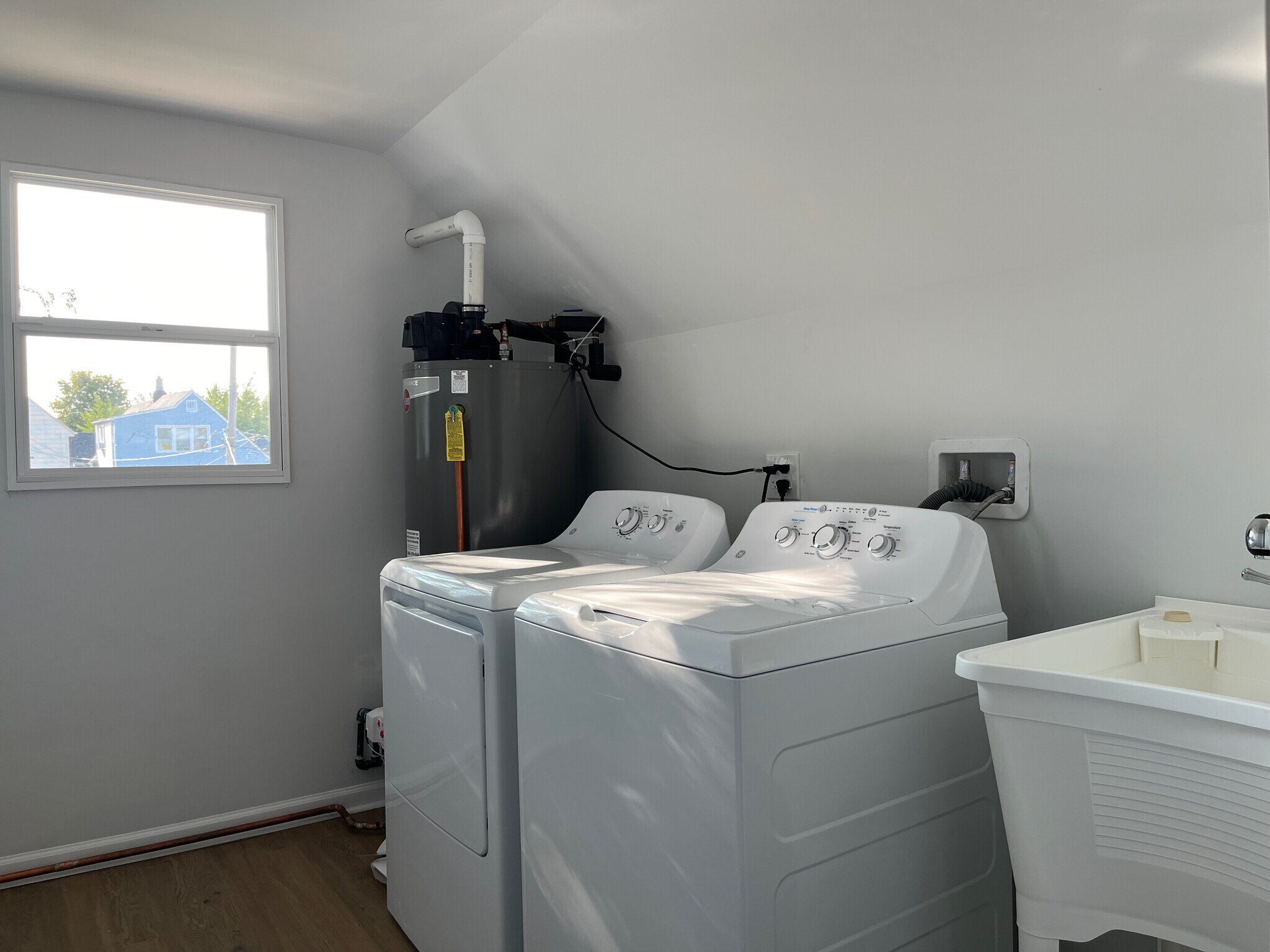 Building Photo - 3800 N Whipple St