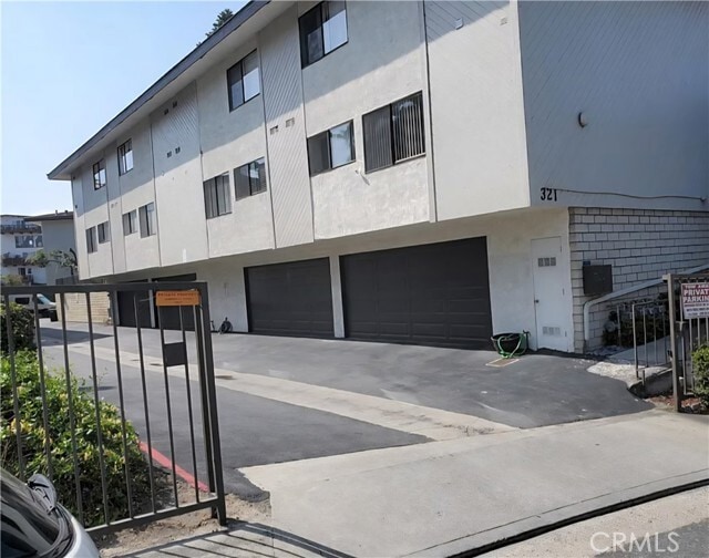 Building Photo - 418 Avenida Santa Barbara