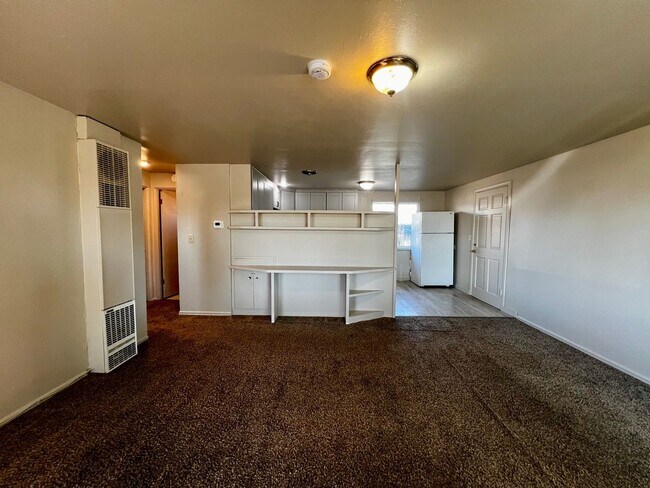 Building Photo - 2102 S 2nd Ave